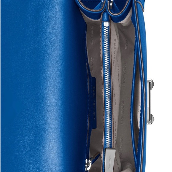 Michael Kors Whitney Polished Leather Shoulder bag - Picture 6 of 7